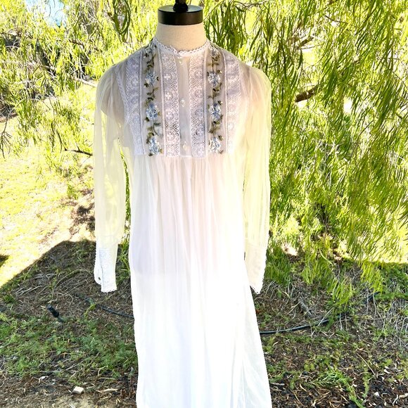 Vintage Negligee Lingerie Sheer White & Blue Embroidered Nightgown Set - Size M - Picture 1 of 12